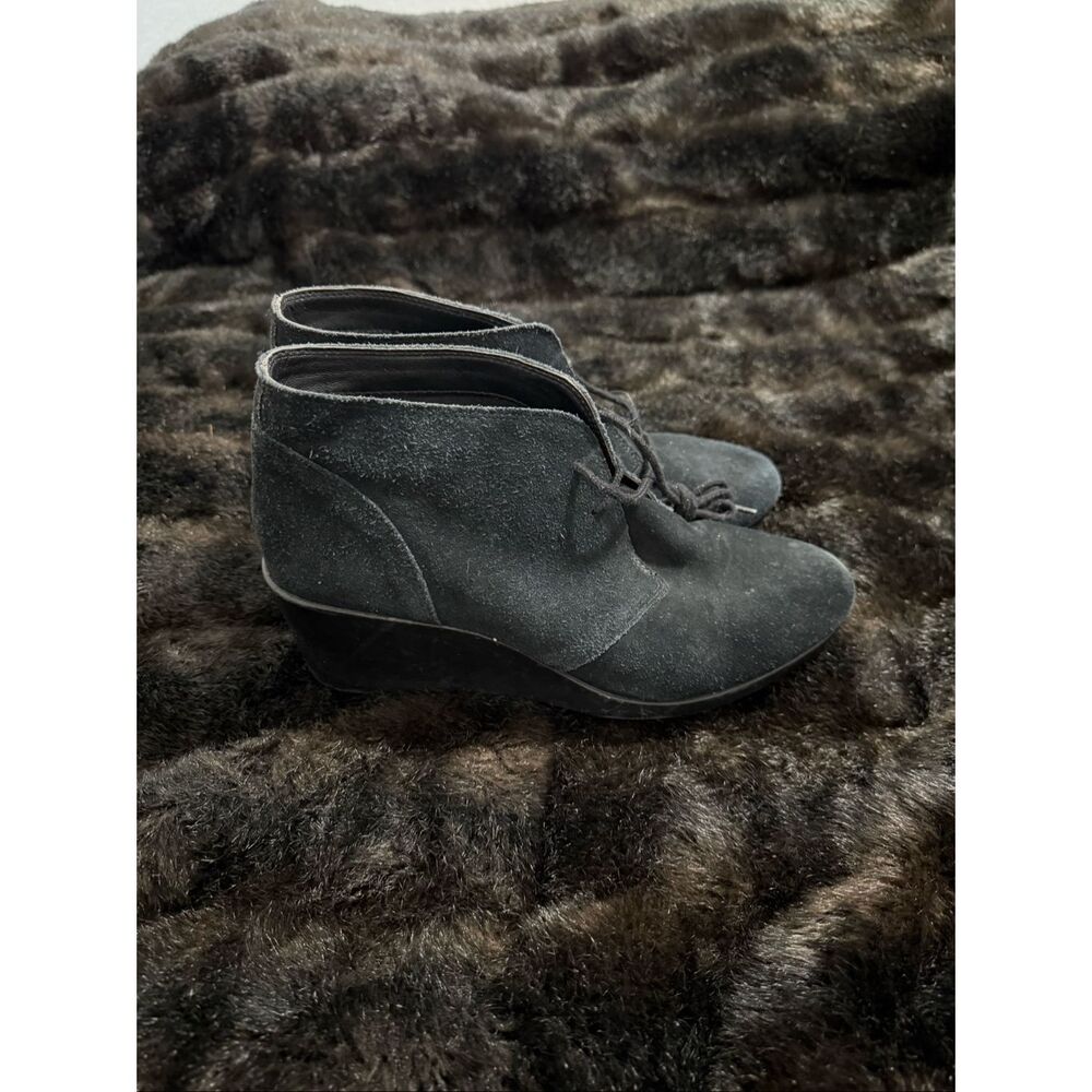 Crocs Leigh Wedge Chelsea Boots Ankle Black Suede Comfort Women's 9